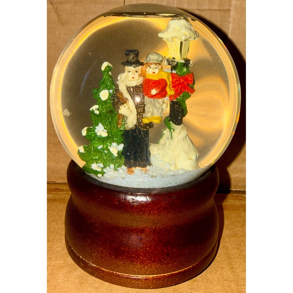Mann Musical Snow Globe Vintage 1979 Christmas Father Child Wood Base *WORKS*